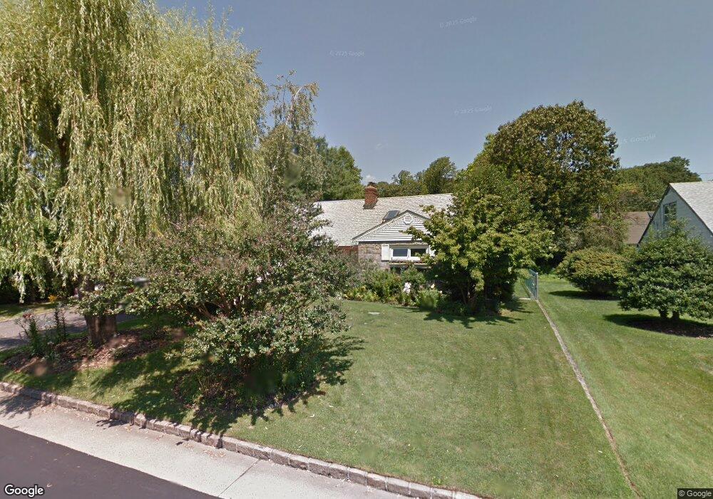 27 Chase Rd, Manhasset, NY 11030 - photo 1