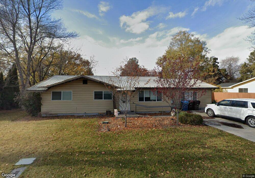 1529 NW 9th St, Redmond, OR 97756 - photo 1