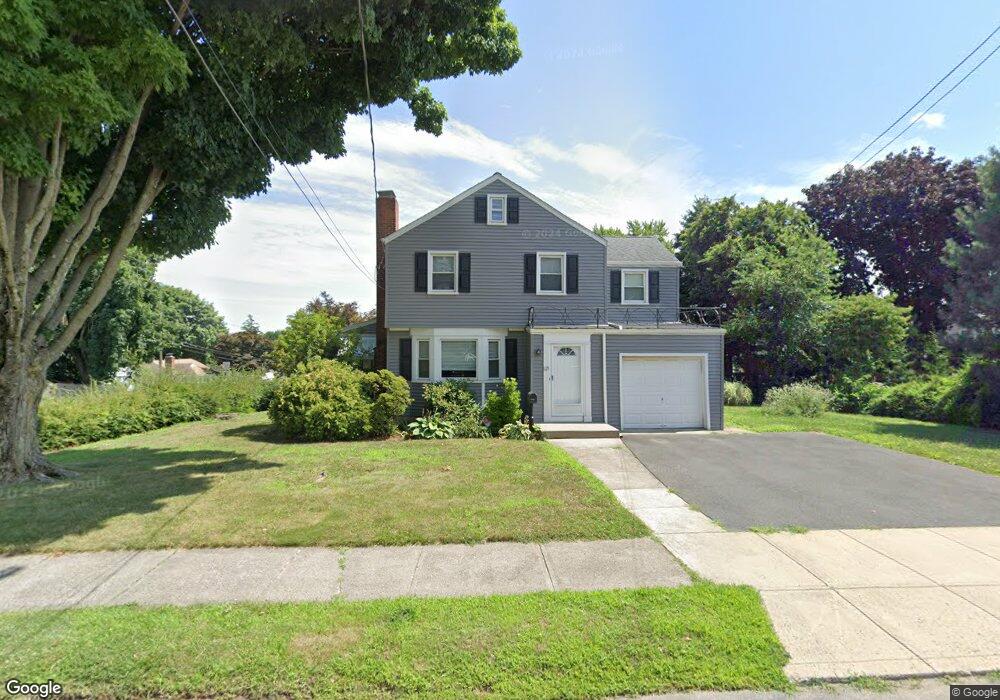 629 Thorme St, Bridgeport, CT 06606 - photo 1