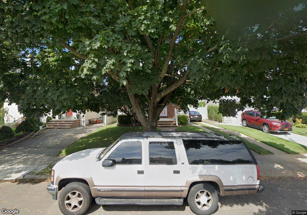 224 Commonwealth St, Franklin Square, NY 11010 - photo 1