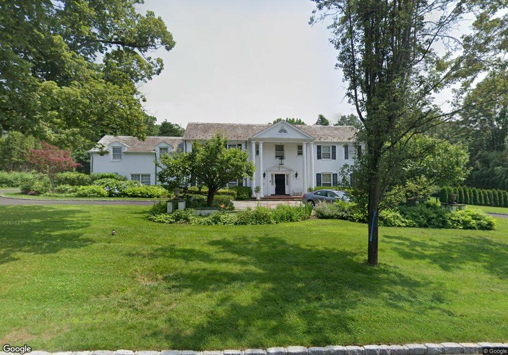 6 Cove Ln, Great Neck, NY 11024 - photo 1