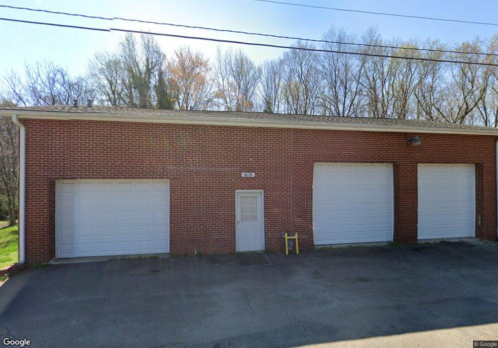 915 W 3rd St, Siler City, NC 27344 - photo 1