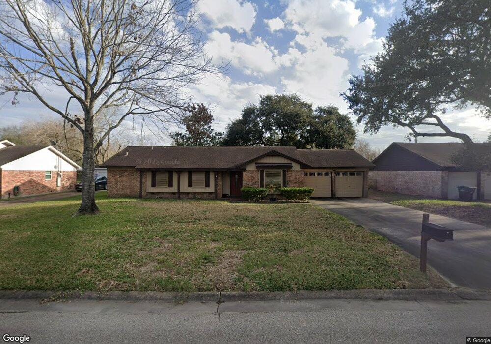 318 Cambridge St, Alvin, TX 77511 - photo 1