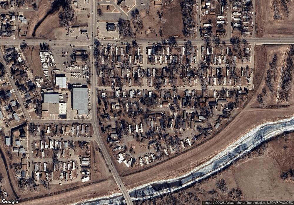 808 N Woodland Dr, Mandan, ND 58554 - photo 1