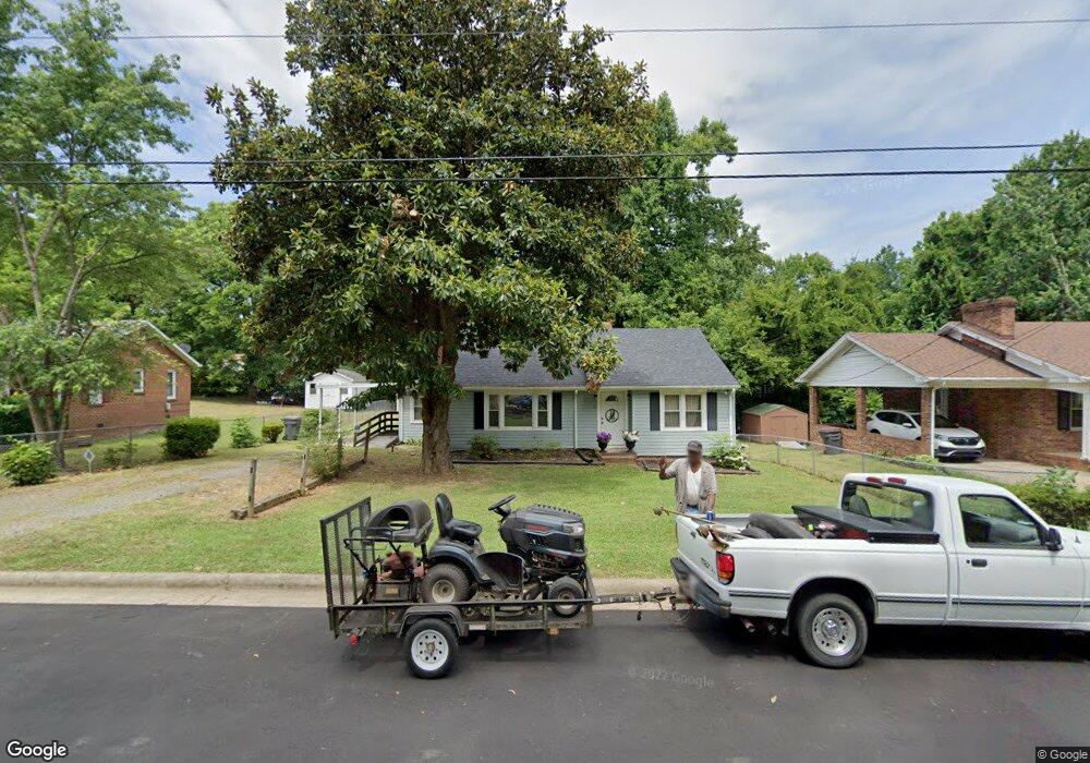 310 Hubbard St, Reidsville, NC 27320 - photo 1