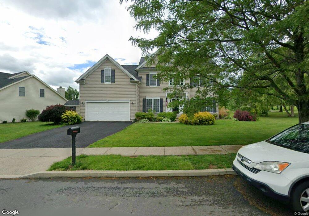 7051 Periwinkle Ct, Macungie, PA 18062 - photo 1