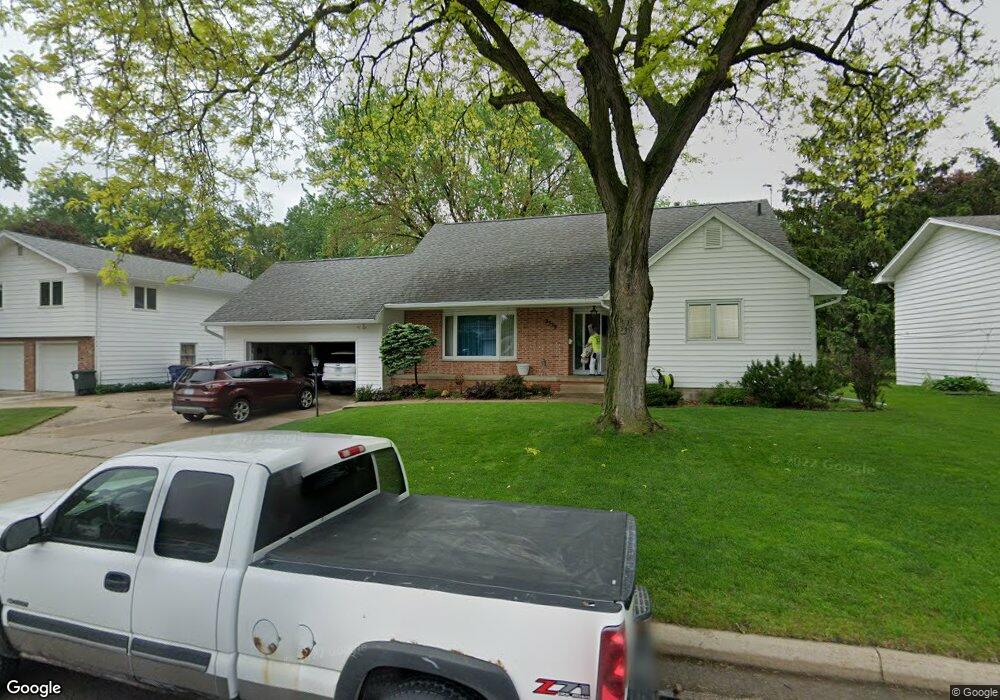 2559 Saratoga Dr, Waterloo, IA 50702 - photo 1