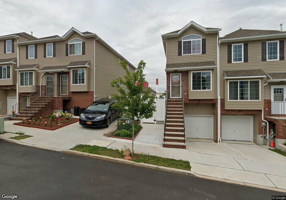 74-106 Burgundy Loop, Staten Island, NY 10304 - photo 1