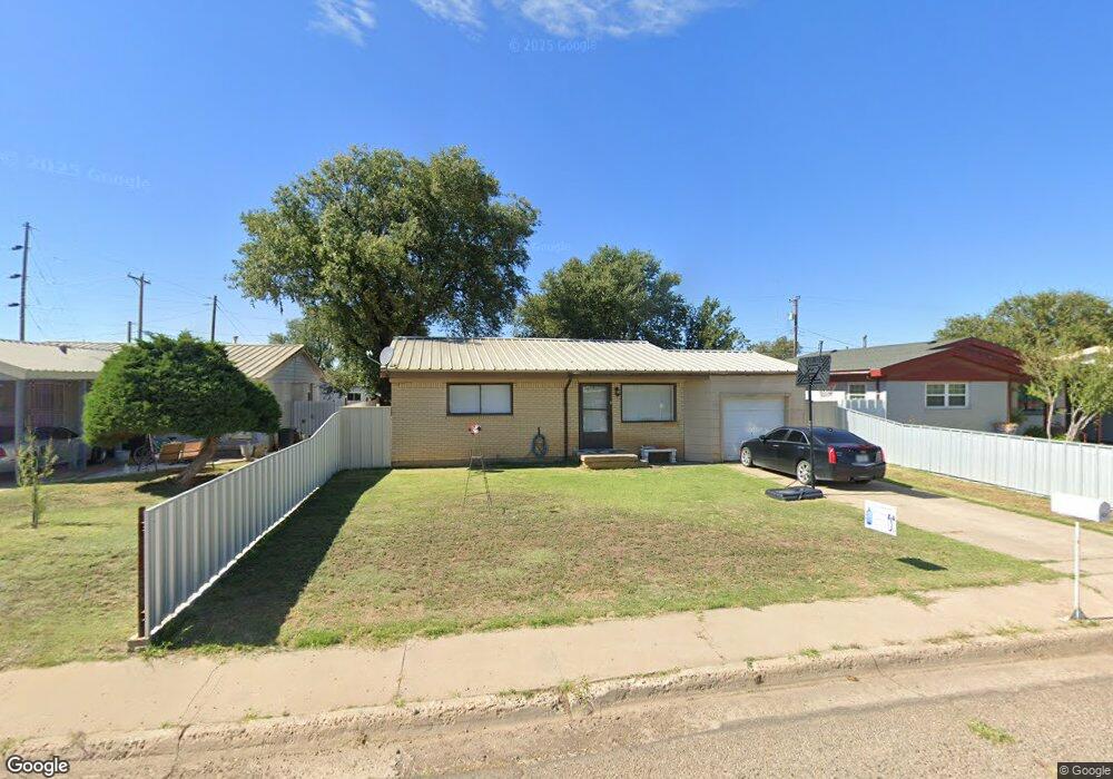 403 N Meredith Ave, Dumas, TX 79029 - photo 1