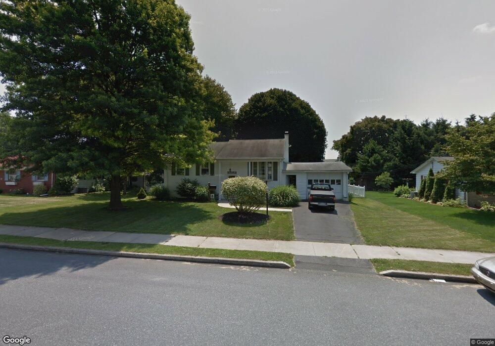 310 E Hemlock St, Palmyra, PA 17078 - photo 1