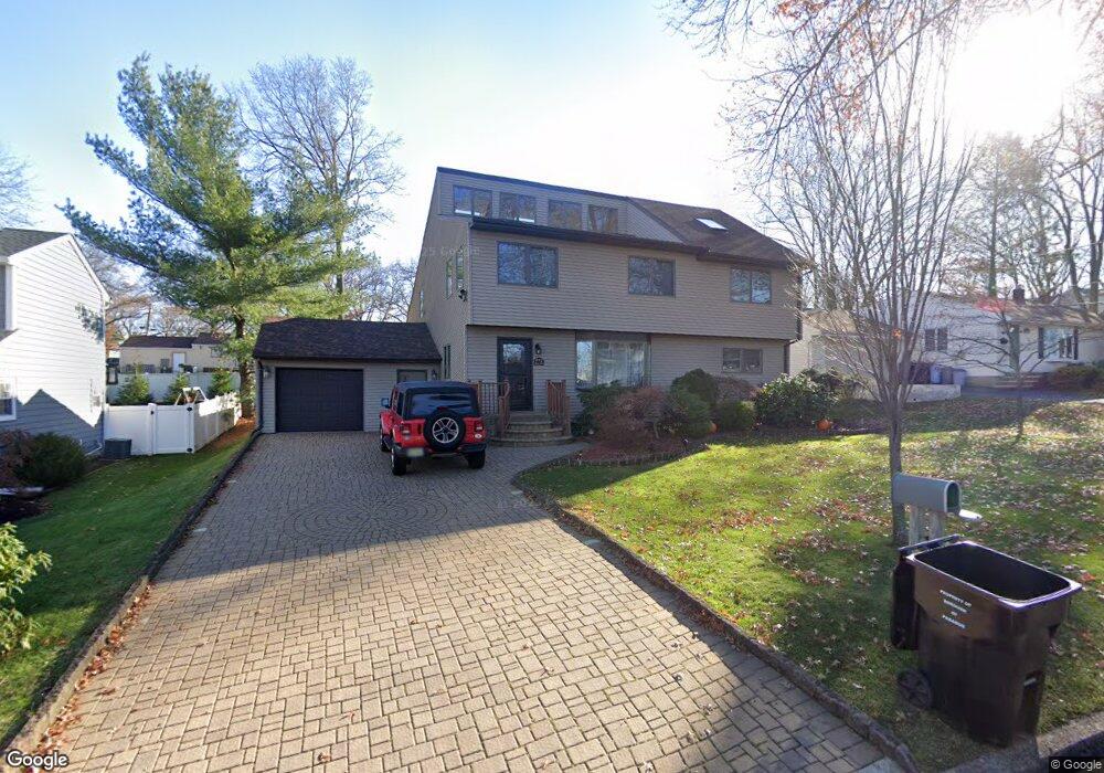 692 Bruce Dr, Paramus, NJ 07652 - photo 1