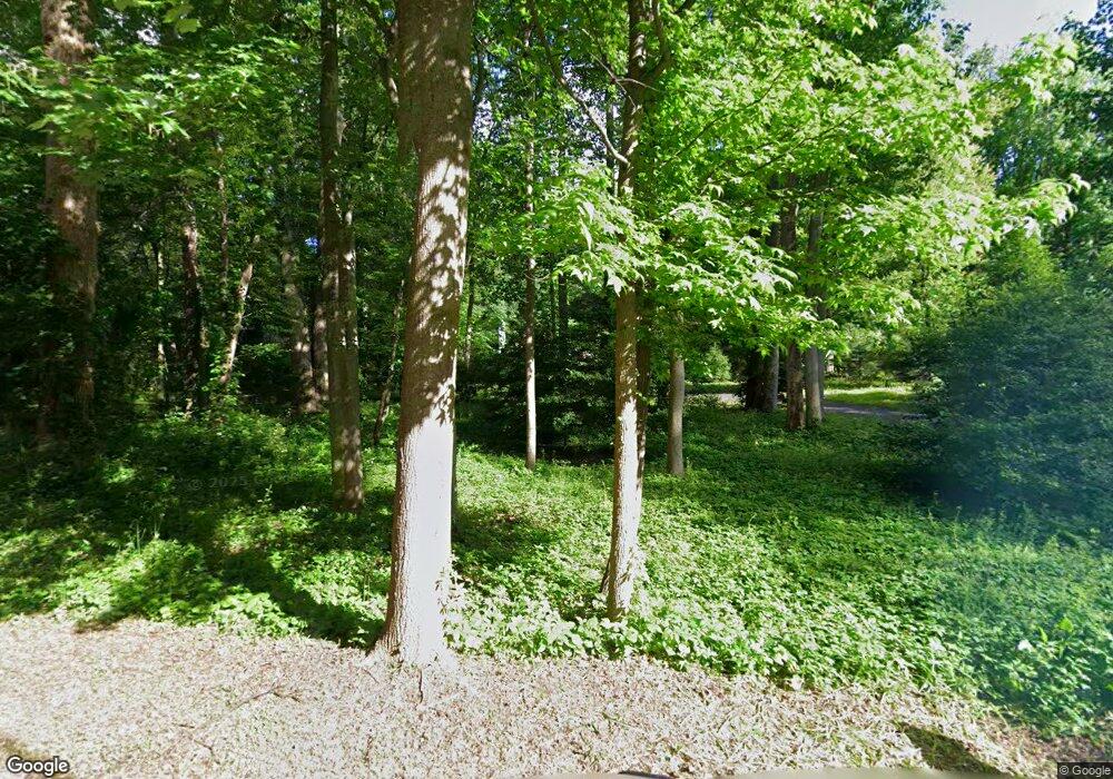 5301 Summit Dr, Fairfax, VA 22030 - photo 1