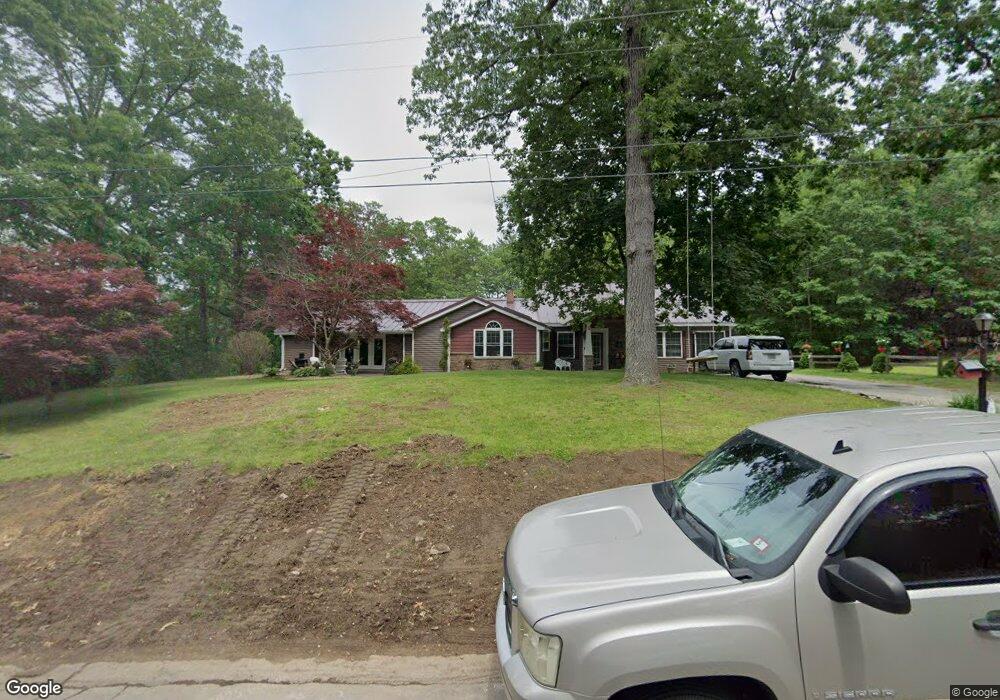 28 Louise Dr, Litchfield, NH 03052 - photo 1