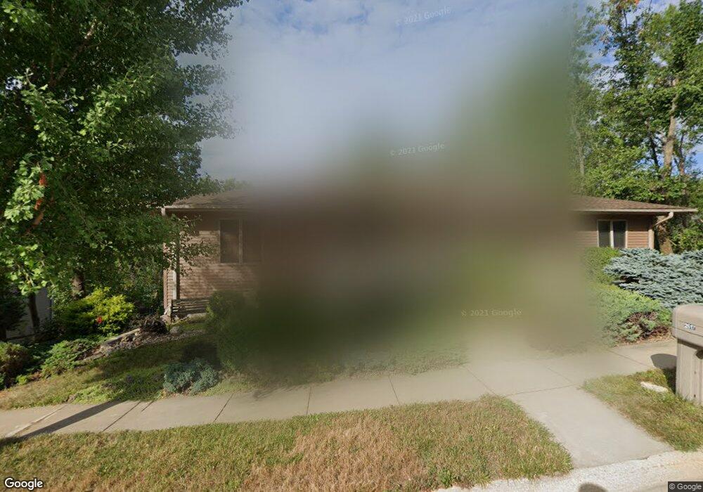 2617 Granite Ct NE, Cedar Rapids, IA 52402 - photo 1