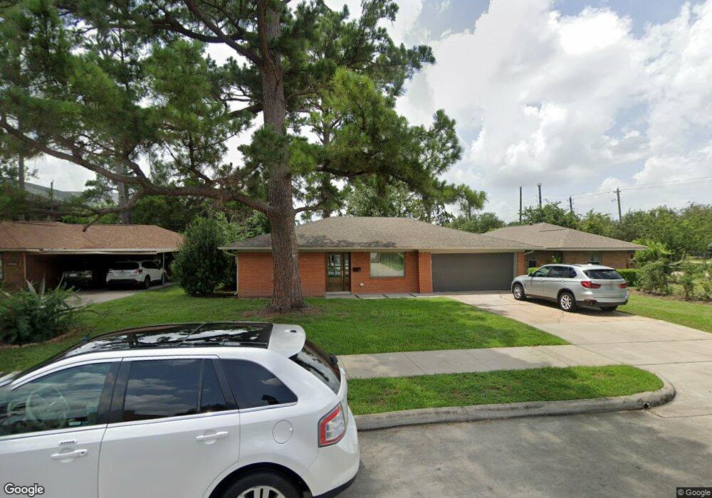 8335 Waterbury Dr, Houston, TX 77055 - photo 1