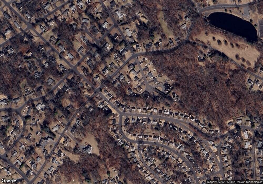 27 Fairfield Ct, Naugatuck, CT 06770 - photo 1