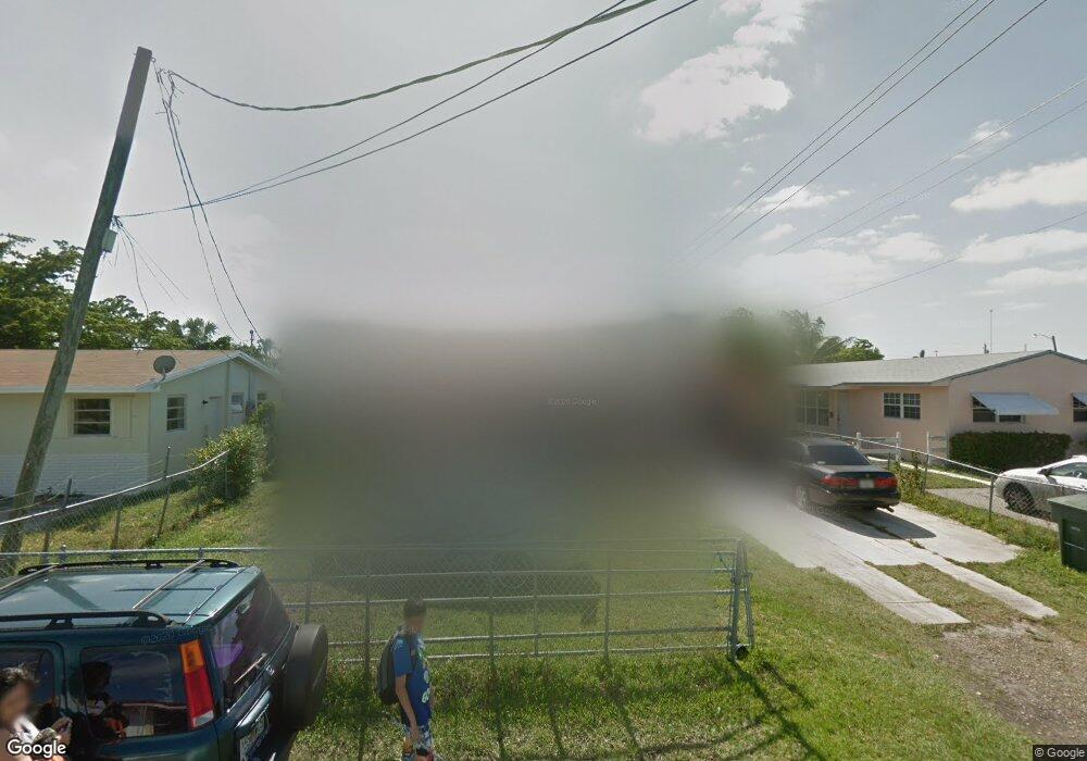 814 SW 5th Ave, Hallandale Beach, FL 33009 - photo 1