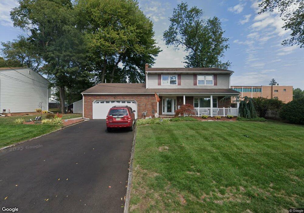 568 Sherwood Dr, Piscataway, NJ 08854 - photo 1