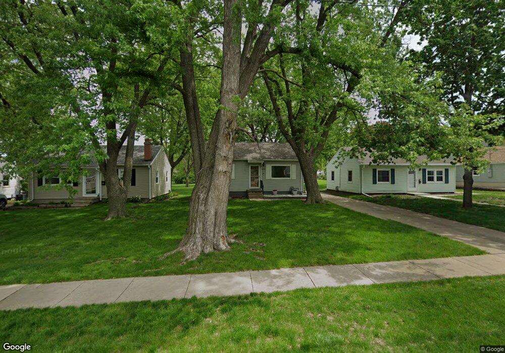 3525 52nd St, Des Moines, IA 50310 - photo 1