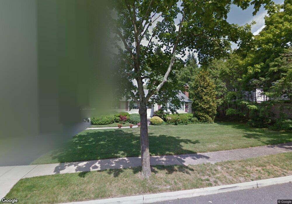 27 Balsam Ln, ComMacK, NY 11725 - photo 1