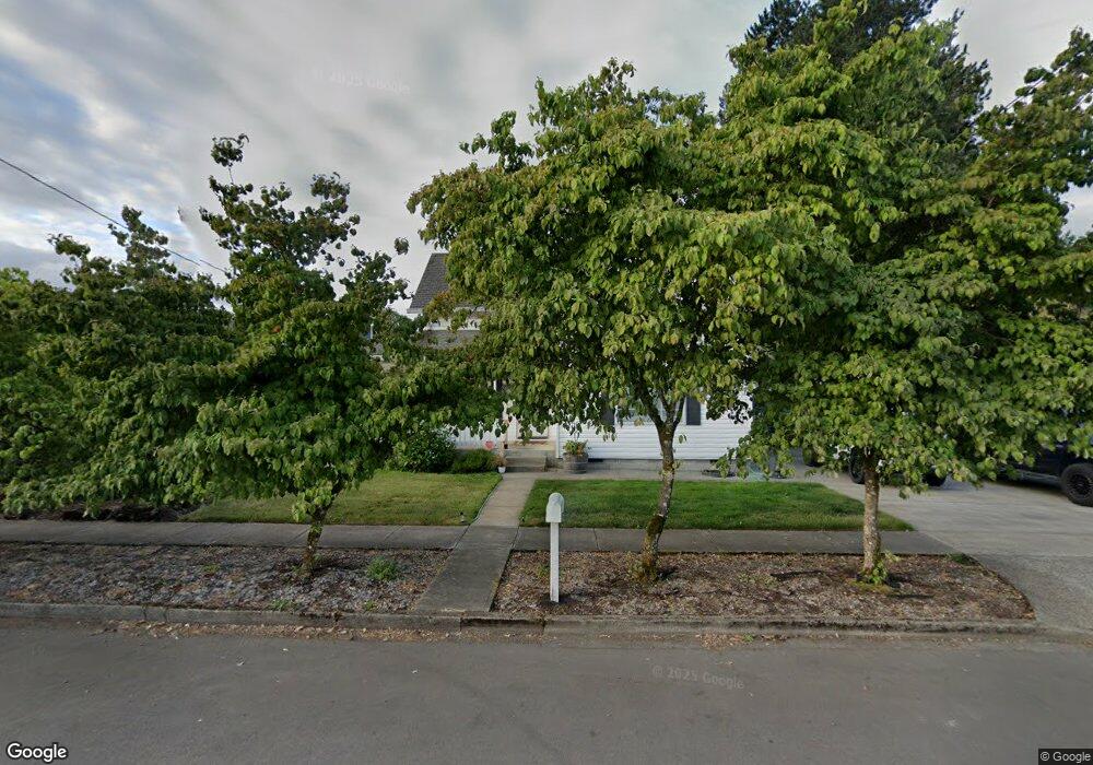 1318 E 2nd St, Newberg, OR 97132 - photo 1