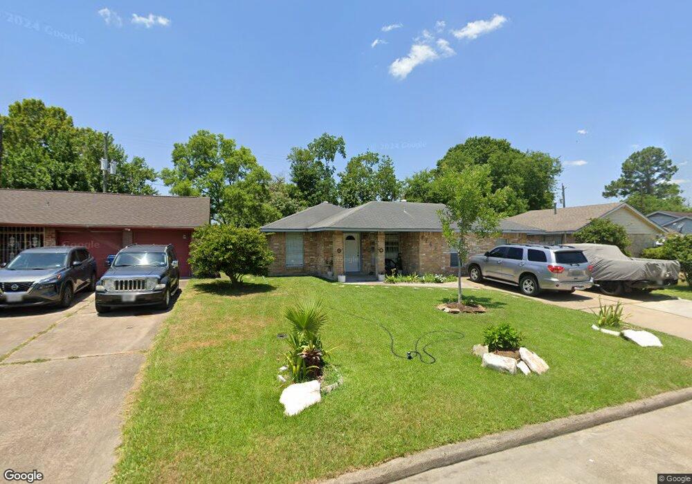8763 Mickleton Dr, Houston, TX 77088 - photo 1