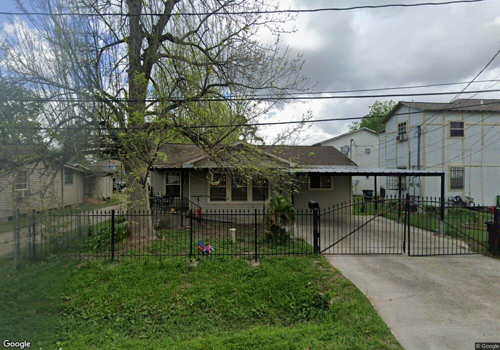 1313 Sadler St, Houston, TX 77022 - photo 1
