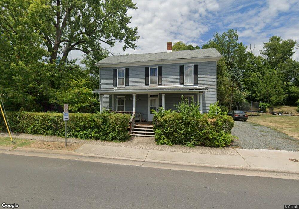 215 E Washington St, Strasburg, VA 22657 - photo 1