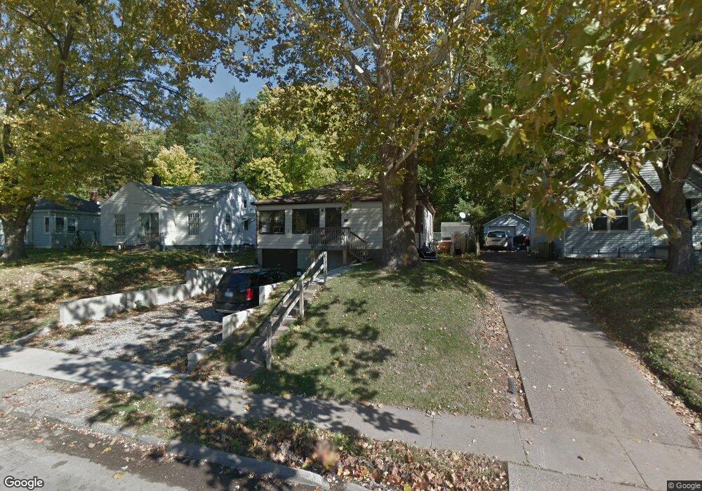 445 Waverly Rd, Davenport, IA 52804 - photo 1