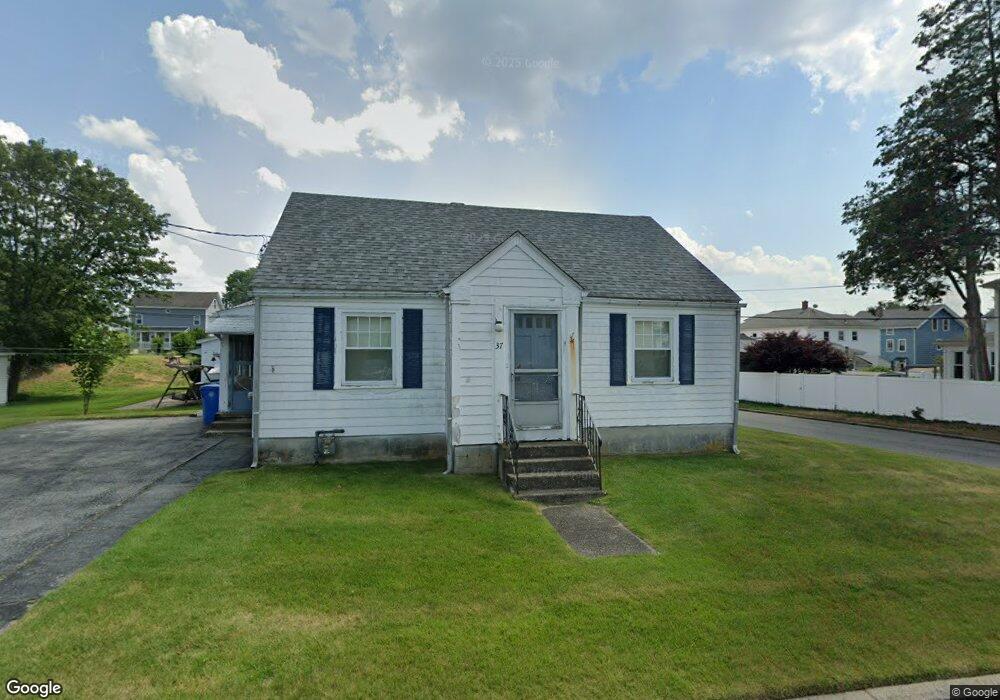 37 Bowen St, Cumberland, RI 02864 - photo 1
