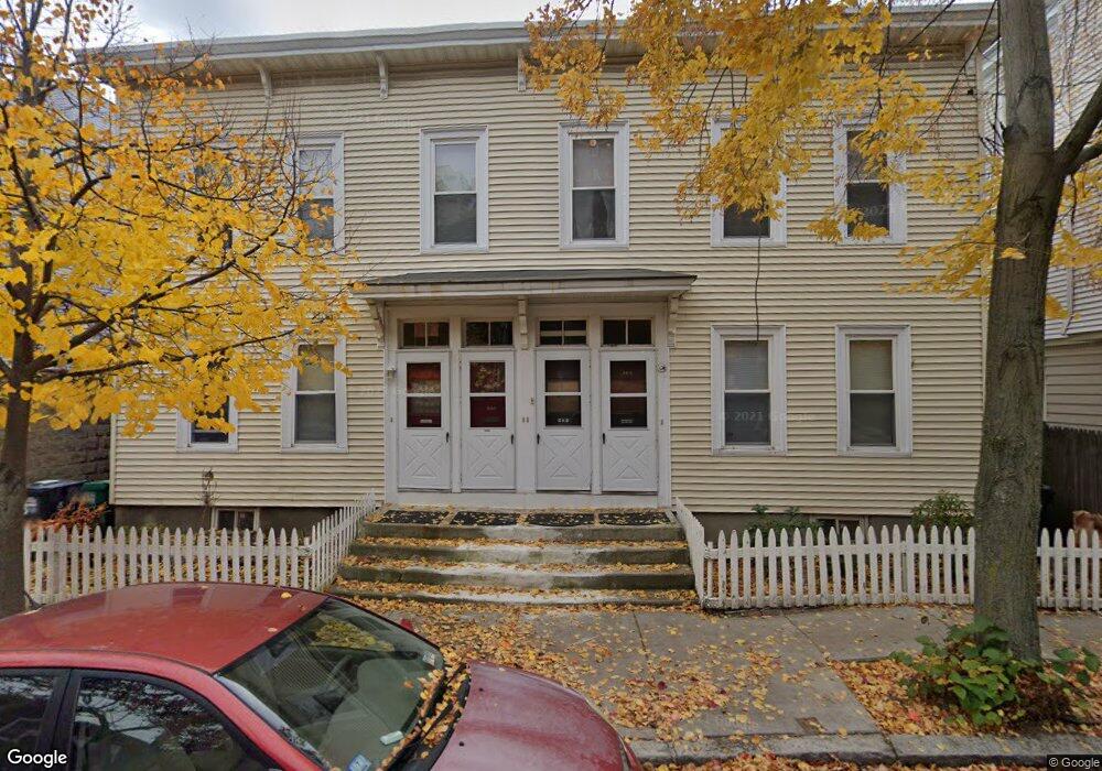 562 Green St unit 3, Cambridge, MA 02139 - photo 1