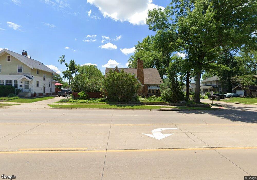 1627 1st Ave SW, Cedar Rapids, IA 52405 - photo 1