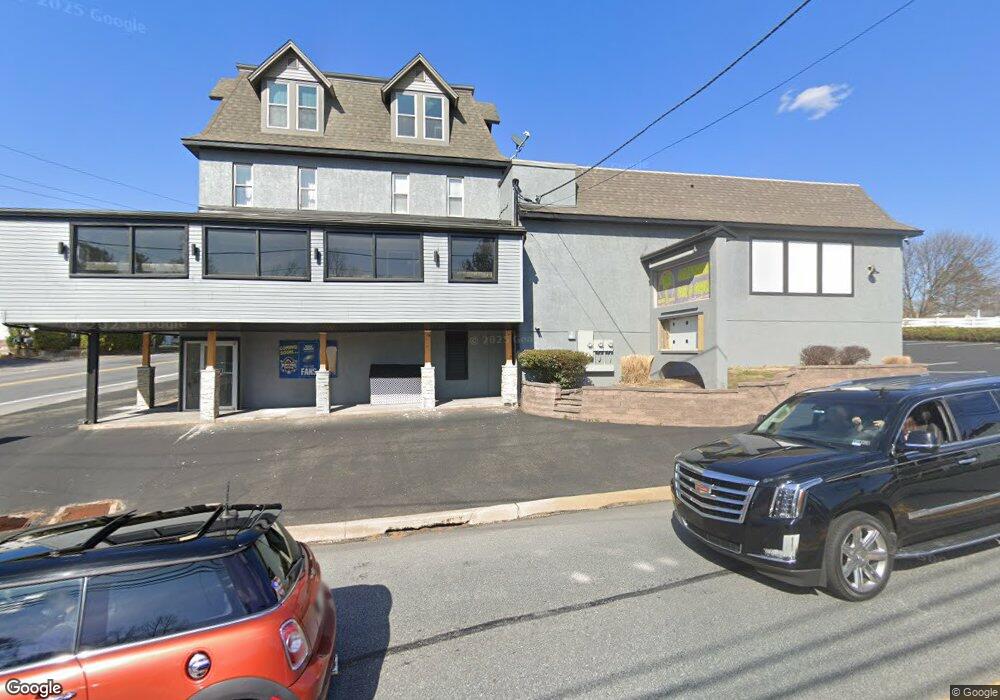 699 Mountain View Rd, Reading, PA 19607 - photo 1