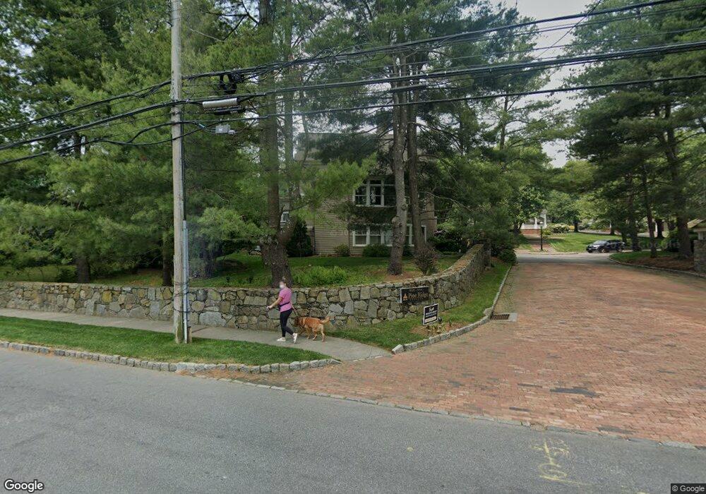 962 S Pine Creek Rd, Fairfield, CT 06824 - photo 1