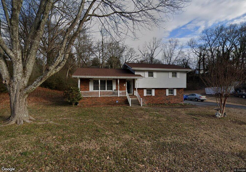 1317 Koblan Dr, Hixson, TN 37343 - photo 1