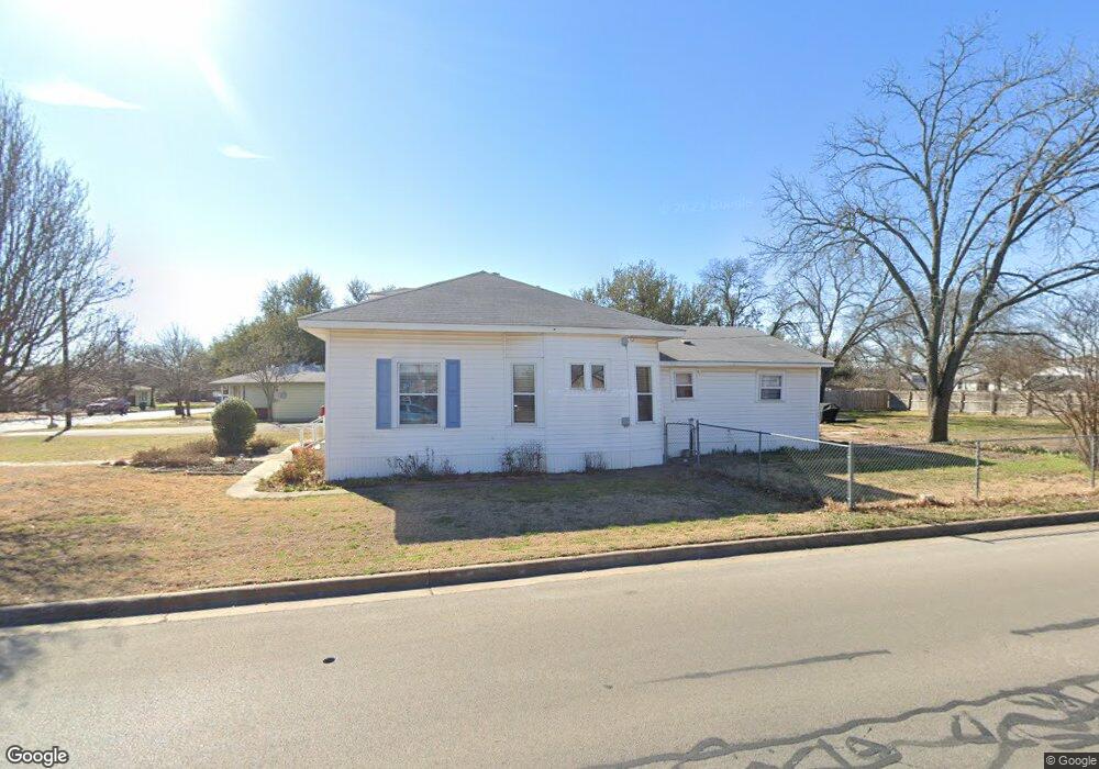 702 Sycamore St, Weatherford, TX 76086 - photo 1