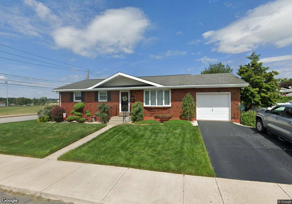 921 W 20th St, Hazleton, PA 18202 - photo 1