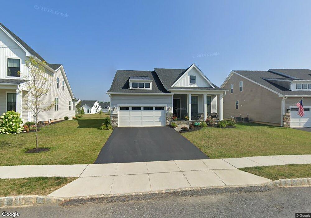 6811 Sycamore Dr, Bath, PA 18014 - photo 1