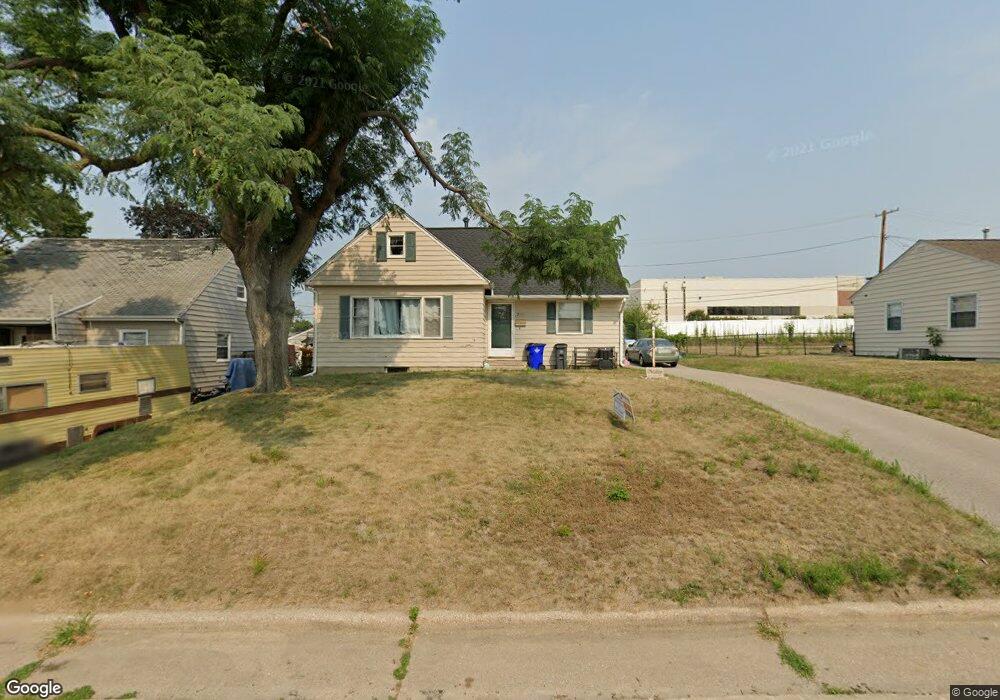 2111 Haven Ct SW, Cedar Rapids, IA 52404 - photo 1