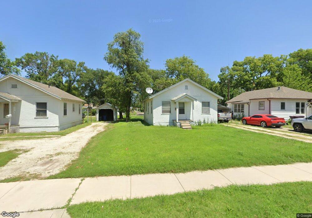 1211 E Kansas Ave, McPherson, KS 67460 - photo 1