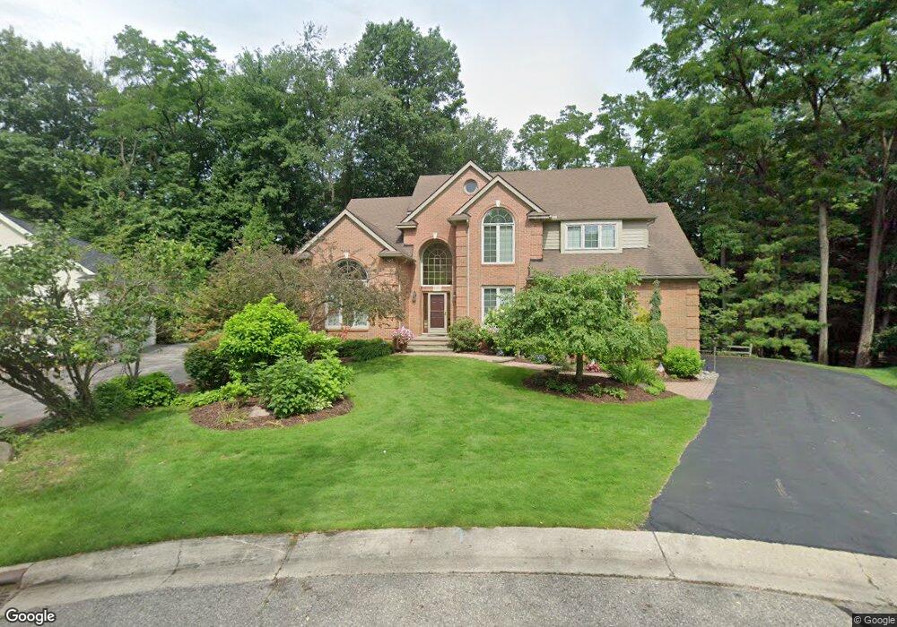 3470 Twin Oaks Ct, West Bloomfield, MI 48324 - photo 1