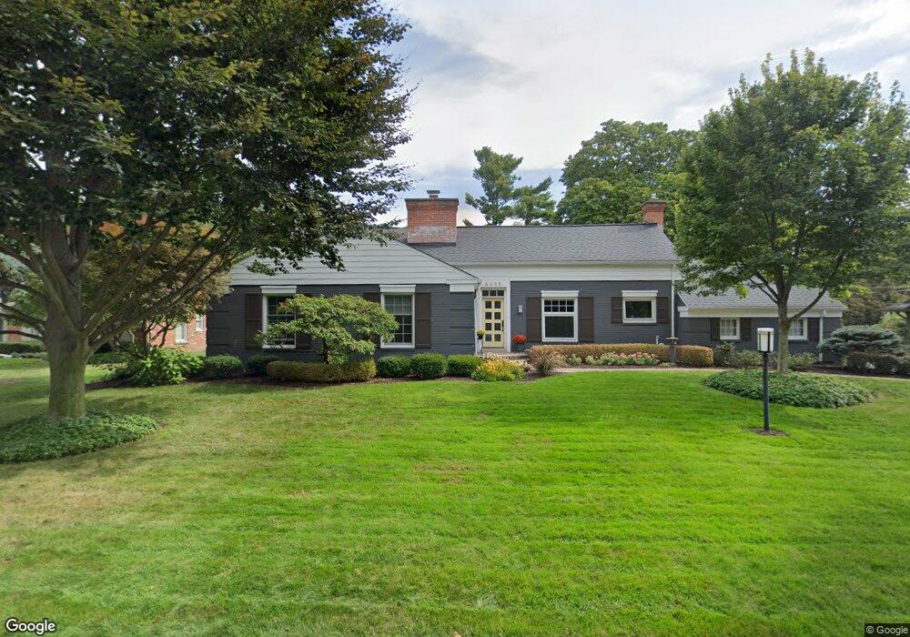 6295 E Surrey Rd, Bloomfield Hills, MI 48301 - photo 1