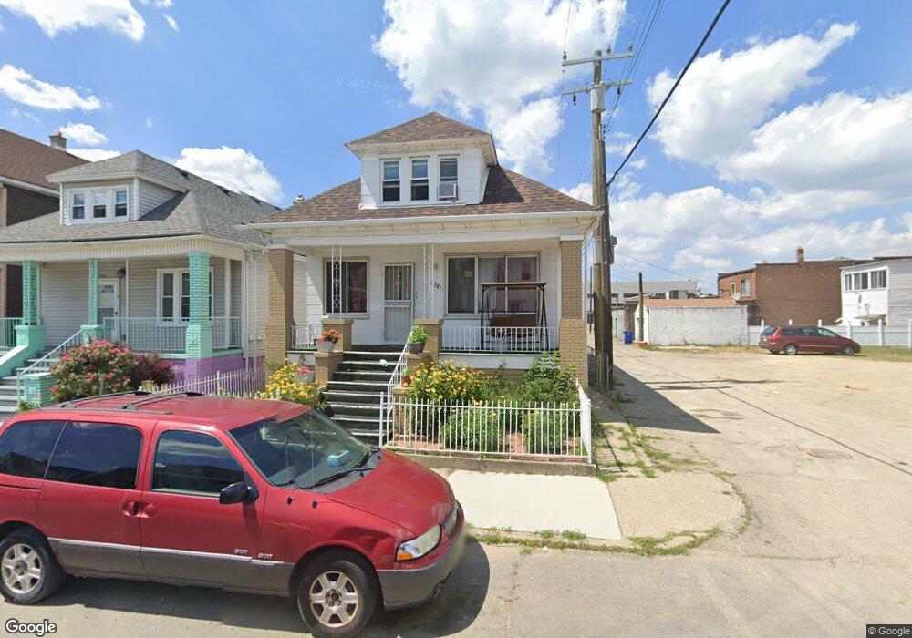 2701 Commor St, HamtraMcK, MI 48212 - photo 1