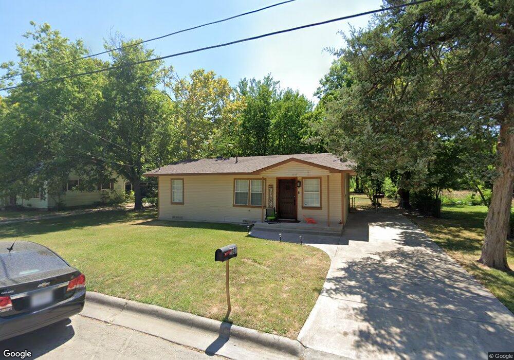 1107 S Wine St, Gainesville, TX 76240 - photo 1