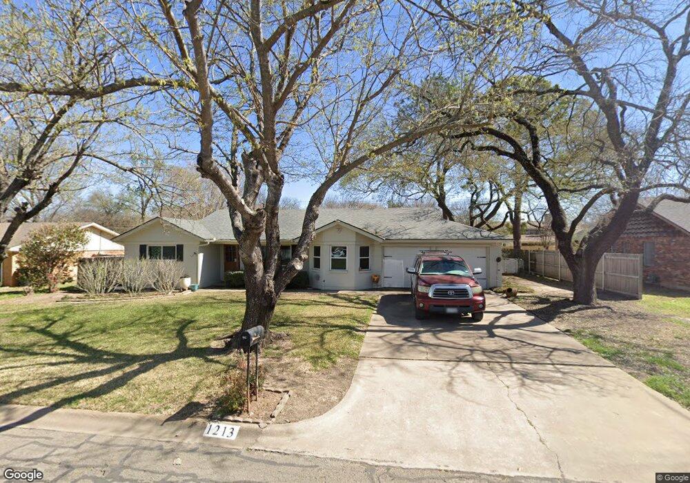 1213 Crestwood Dr, Cleburne, TX 76033 - photo 1