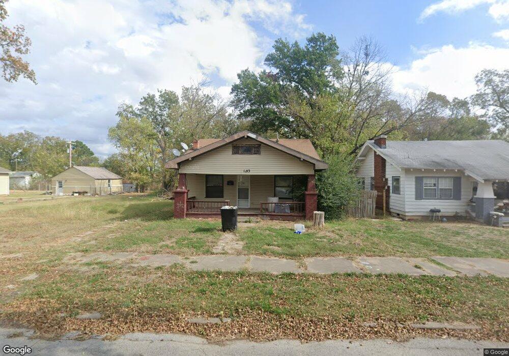 1213 N Alabama Ave, Okmulgee, OK 74447 - photo 1