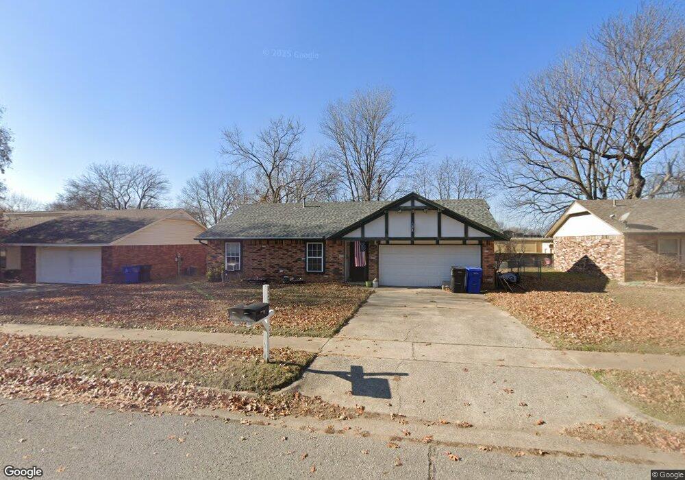 8210 S Date Place, Broken Arrow, OK 74011 - photo 1