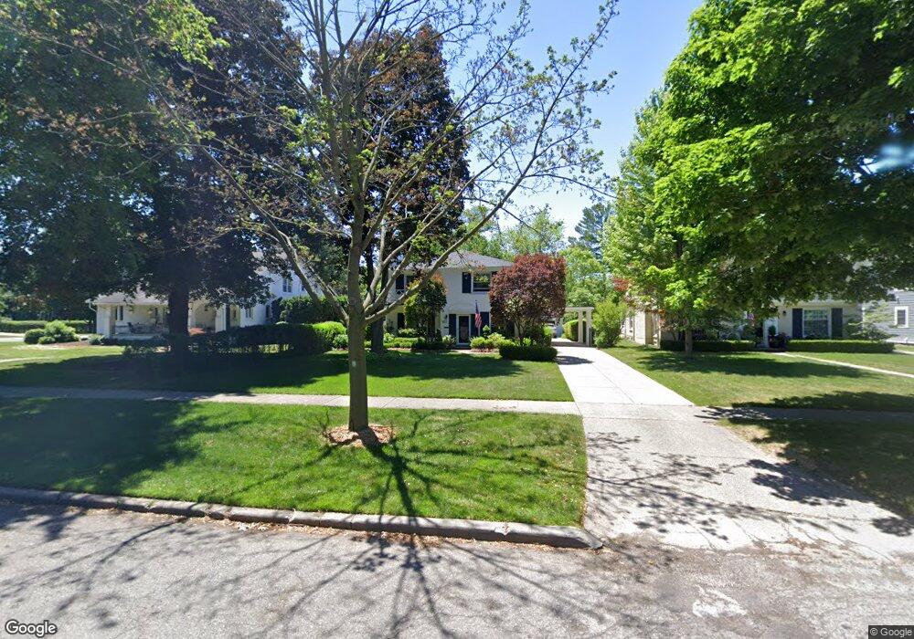 553 Washington Rd, Grosse Pointe, MI 48230 - photo 1