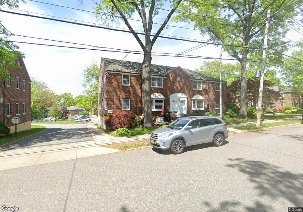 25209 60th Ave, Little Neck, NY 11362 - photo 1