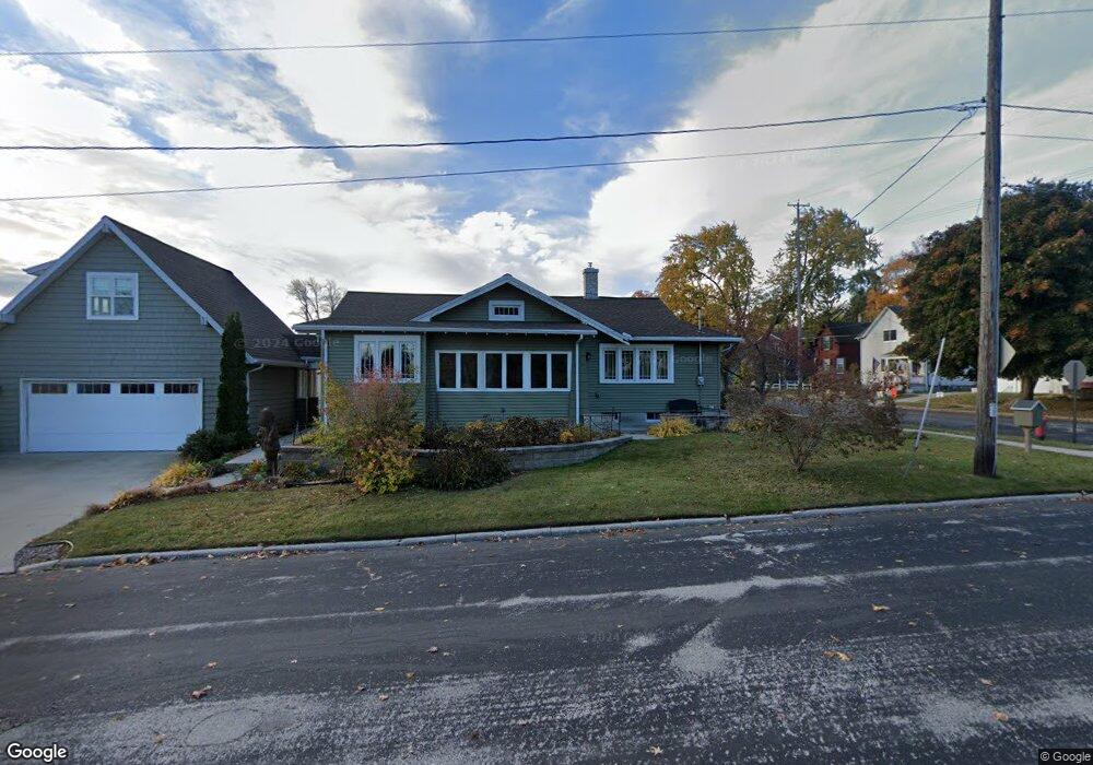 635 N 4th St, Manitowoc, WI 54220 - photo 1